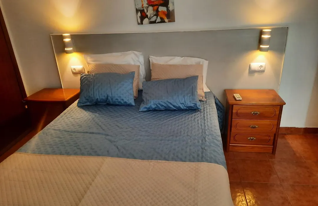 Apartamentos Turisticos Queluz-1